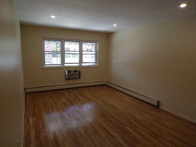 Primary Photo - 3244 Mickle Ave