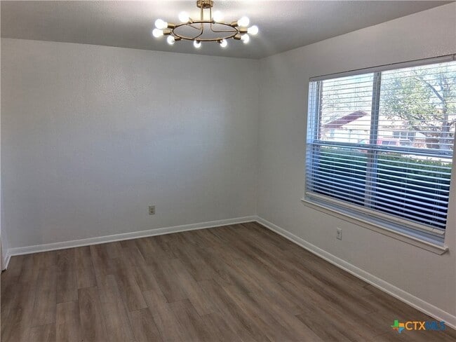 Building Photo - 418 Cottonwood Dr