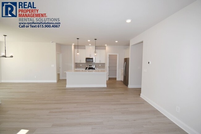 Building Photo - Beautiful 3 bedroom home in Murfreesboro! Off of Veterans Pkwy!