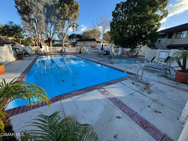 Building Photo - 2853 Instone Ct