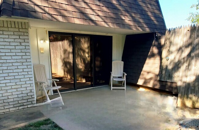 Building Photo - 5532 E 61st Pl