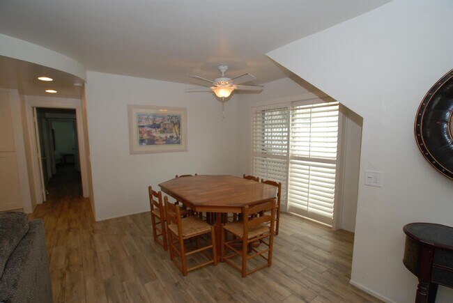 Building Photo - 9 month winter lease on Balboa Peninsula! No yearly leases