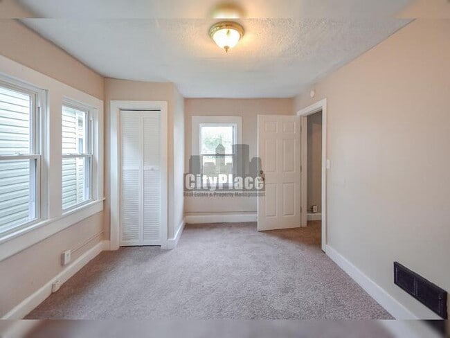 Building Photo - 4121 Byram Ave
