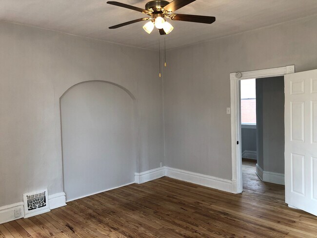 Building Photo - 2809 Sidney St