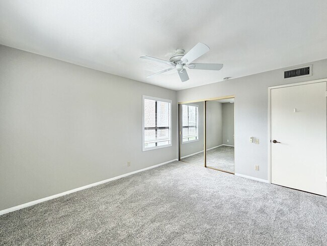 Building Photo - AVAILABLE NOW!! 3 Bedroom 2 Bathroom Condo in Palm Springs!