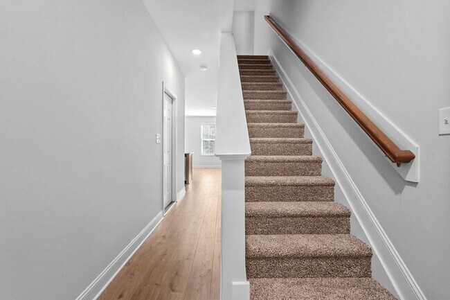 Building Photo - 3 Bedroom New Construction Townhome in Smithfield!