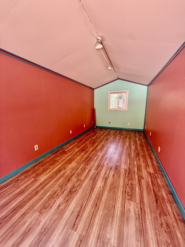 Building Photo - 15697 Lakewood Ln