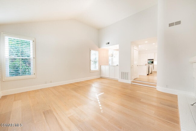 Building Photo - 2230 Memory Ln