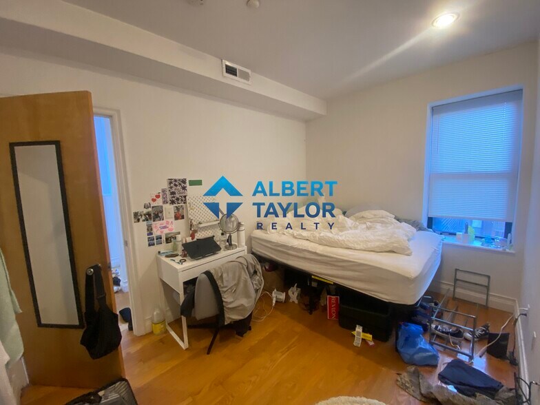 Building Photo - 64 Louis Prang St