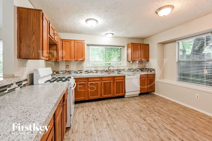 Building Photo - 5510 Stone Creek Dr