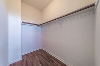 Building Photo - Beautiful 3 Bed/2.5 Bath 2- Story Home