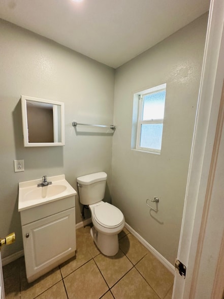 Building Photo - 680 22nd Ave S