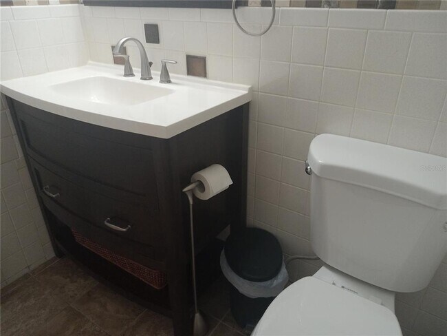 Building Photo - 2331 Finlandia Ln