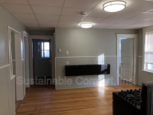 Building Photo - 18 Plantation St