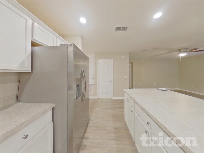 Building Photo - 1725 Garden View St