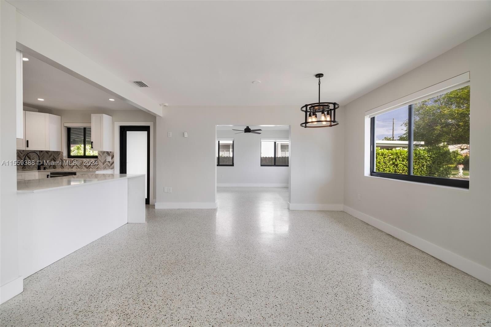 Building Photo - 2539 SW 20th St