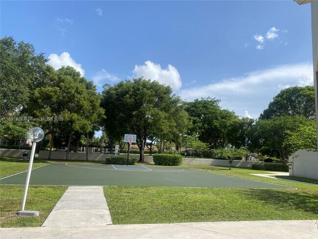 Building Photo - 514 Gardens Dr