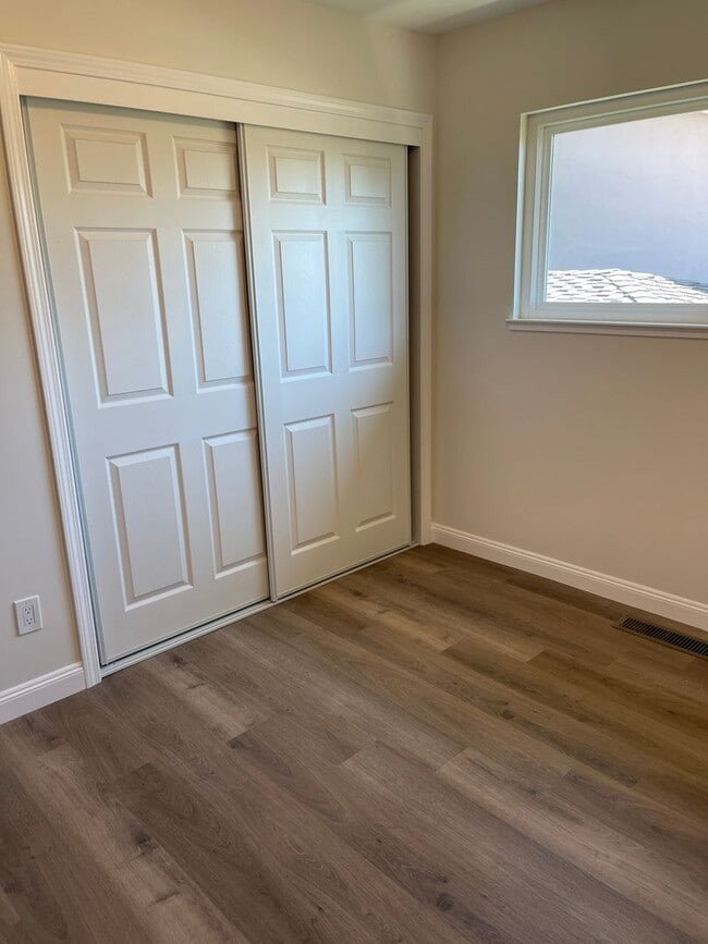 Building Photo - Newly Renovated 4 Bedroom Home with Views
