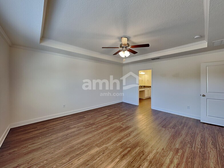 Building Photo - 3051 Creek Village Ln