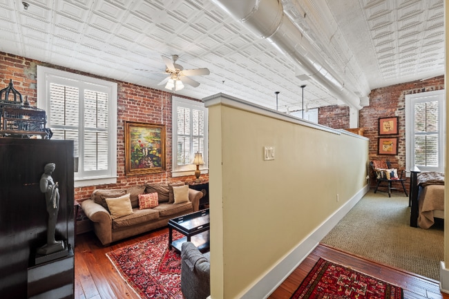 Building Photo - 4 Beaufain St