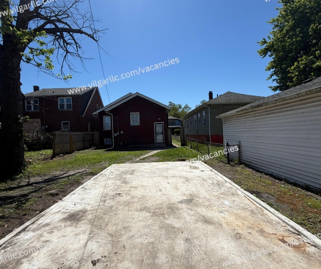 Building Photo - Newly Renovated 3 - Bedrooms • 1-Bathroom Home