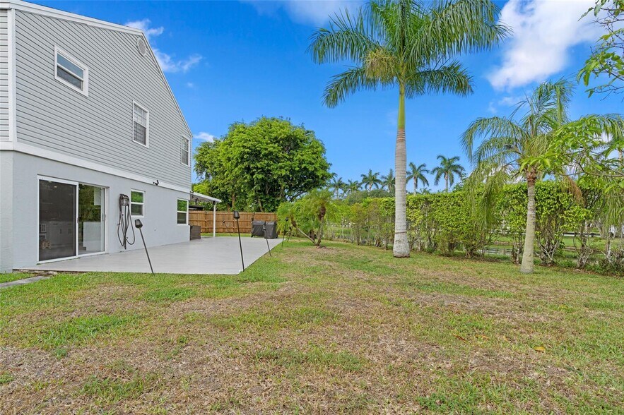 Building Photo - 133 SW 159th Way