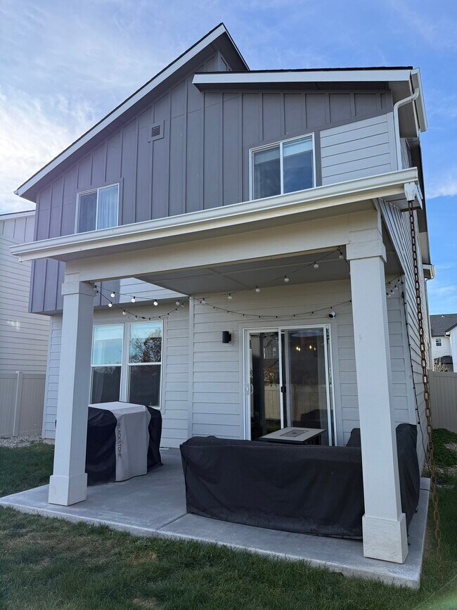 Building Photo - 336 S Calf Crk Ave