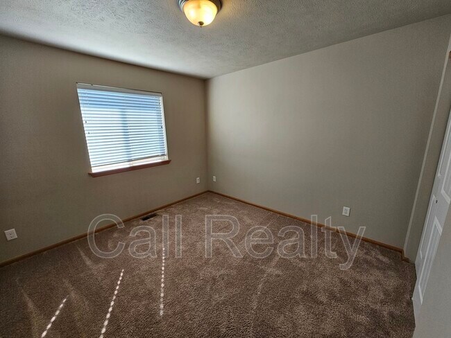 Building Photo - 6517 S Cattail Ln