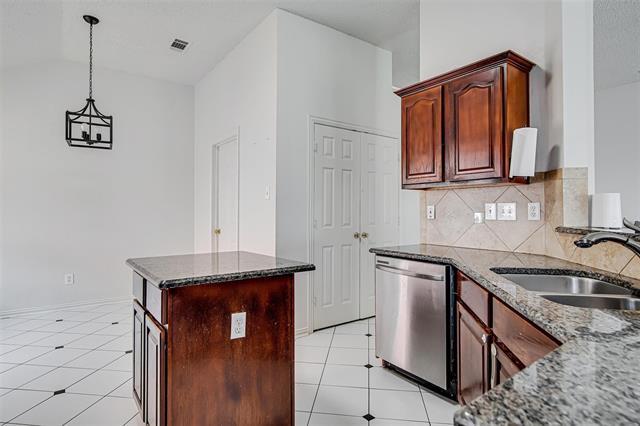 Building Photo - 6006 Team Ct