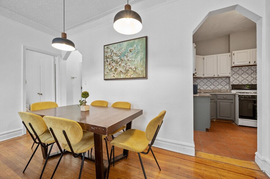 Building Photo - 400 W 47th St