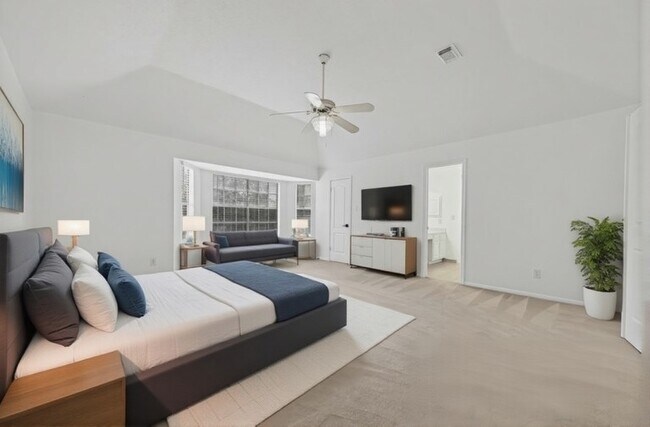 Building Photo - 2431 Parkwood Ln