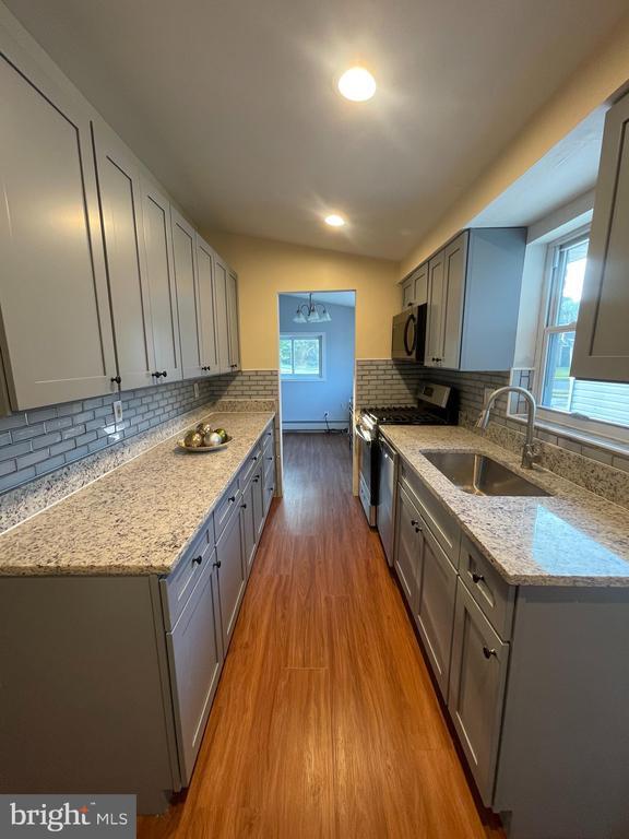 Building Photo - 1229 Crawford Dr