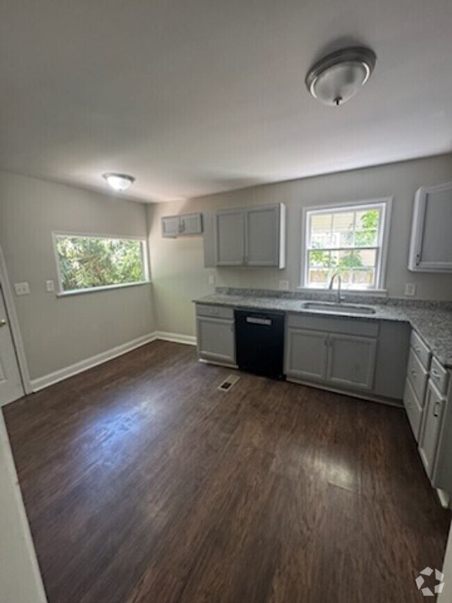 Building Photo - Spacious 3-Bedroom Home with 1-Car Garage
