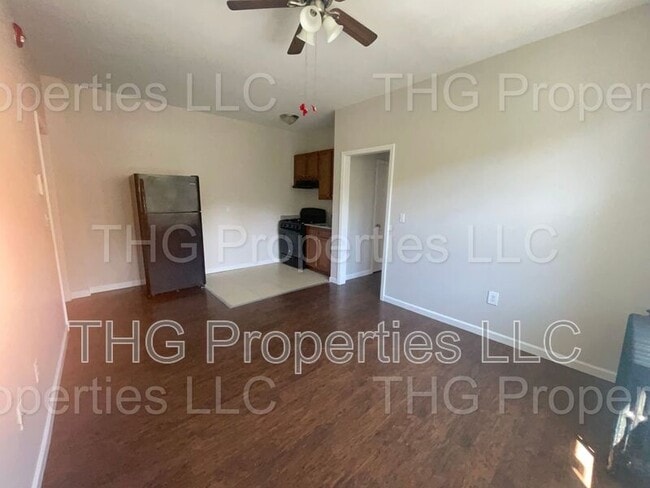 Building Photo - 641 Lincoln Ave