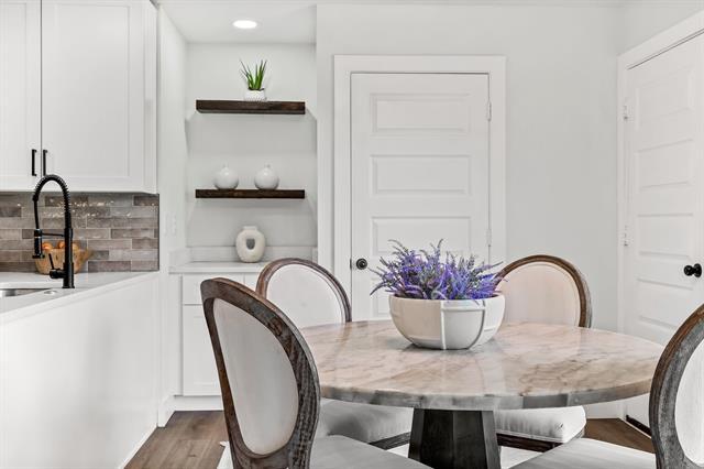 Building Photo - 2205 Timberwood