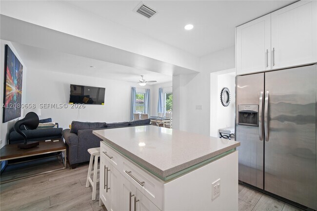 Building Photo - 836 NW 33rd Ave