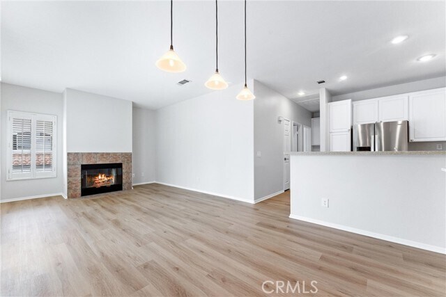 Building Photo - 23 Anana