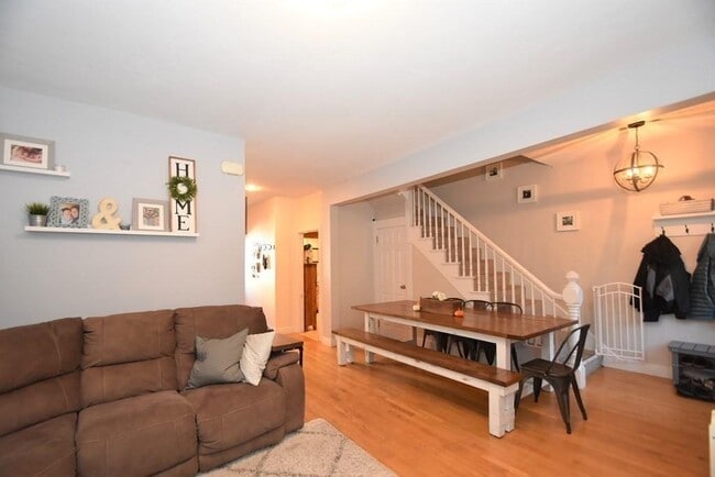 Building Photo - 90 High St