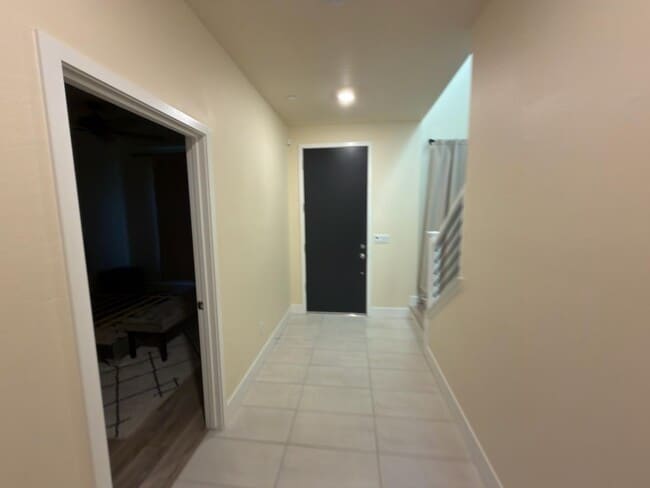 Building Photo - 2897 E Tamarind Dr