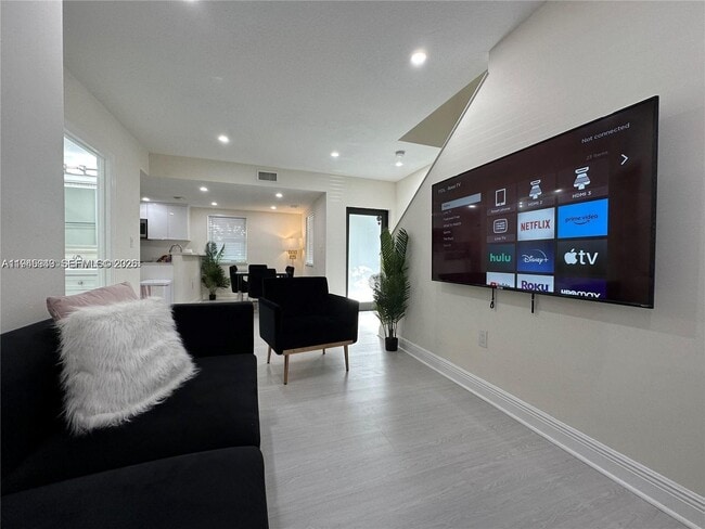 Building Photo - 875 NW 2nd St