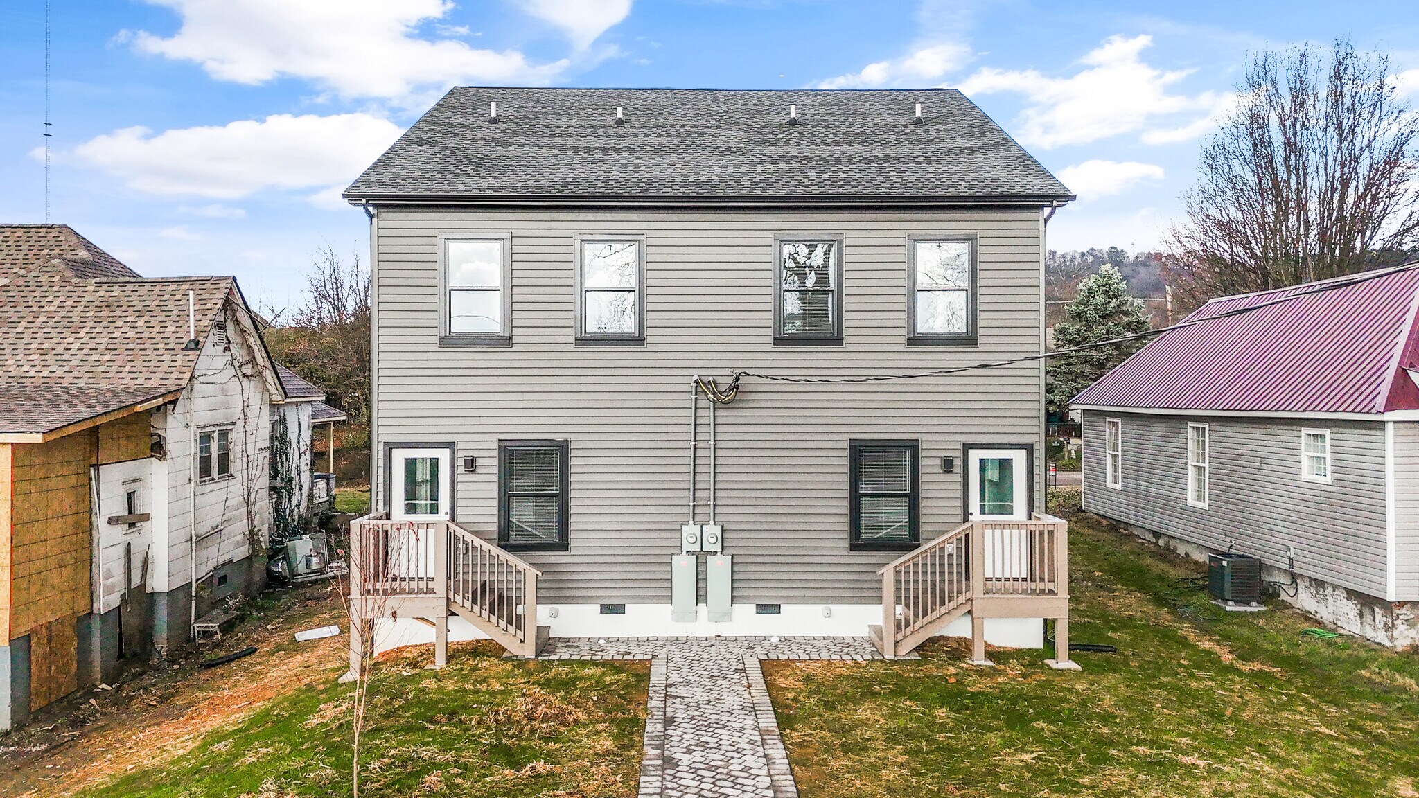 Building Photo - 214 E Morelia Ave