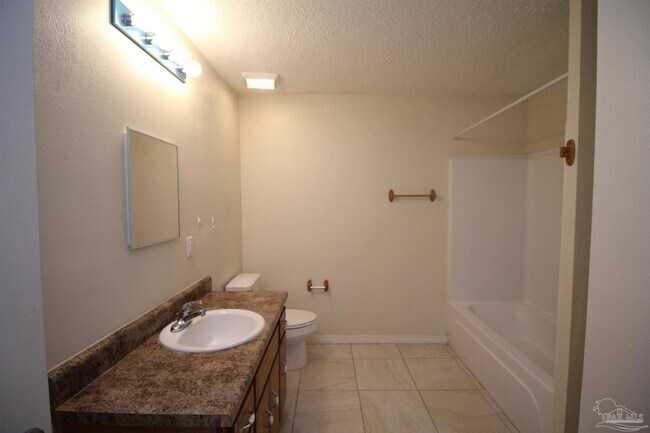 Building Photo - 3417 W Fisher St