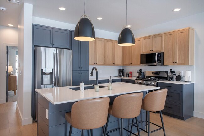 Building Photo - 85 Haverly St