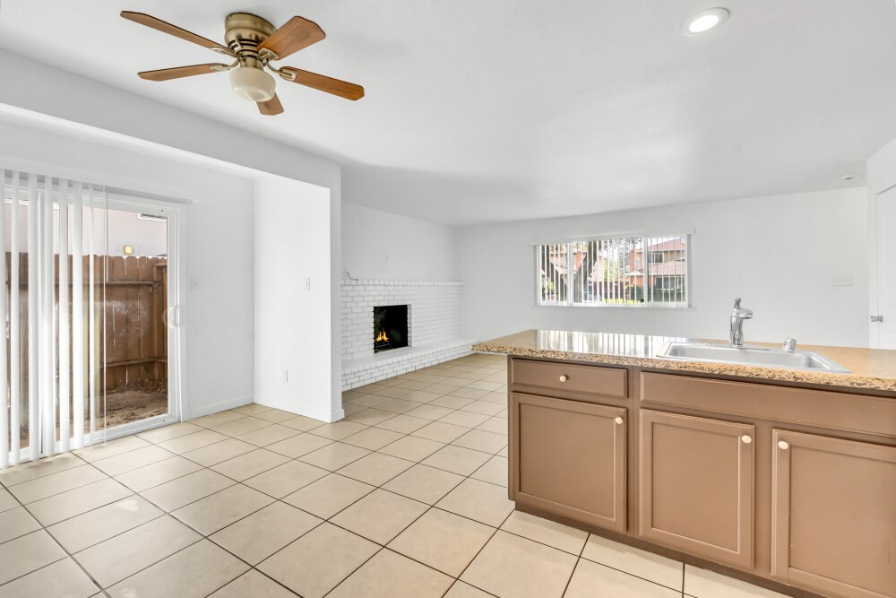Building Photo - 812 Carro Dr