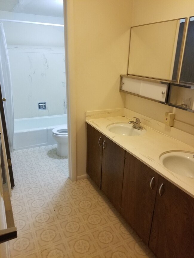 Building Photo - SINGLE FAMILY HOUSING -  2 bed/1 bath just off of University Parkway in Orem