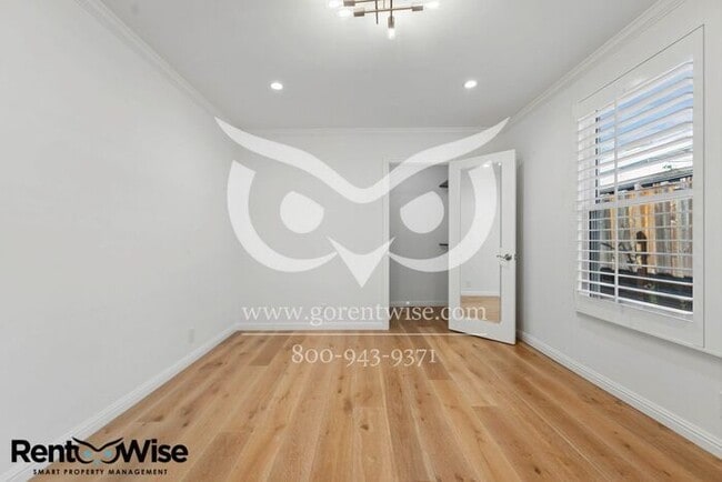 Building Photo - Short term lease only