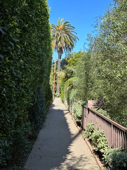 nearby walk street - 1615 Shell Ave