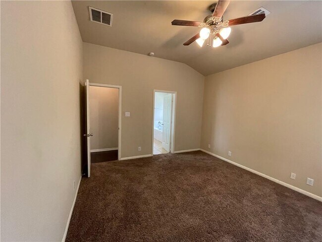 Building Photo - 1704 Rockland Dr