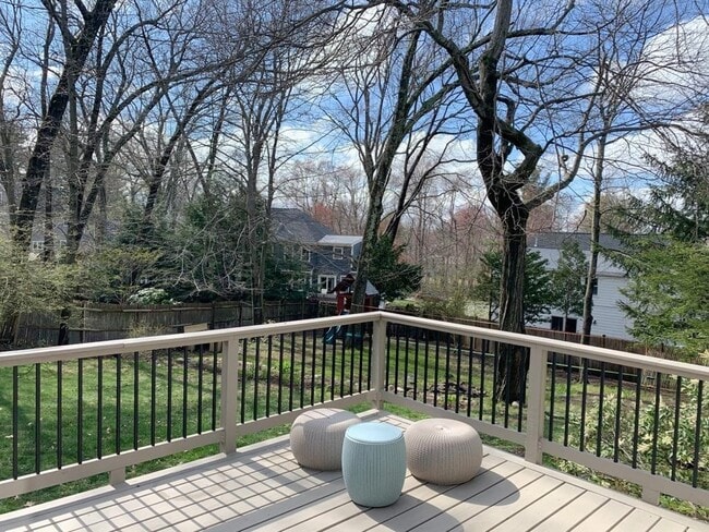 Building Photo - 1 Balfour St