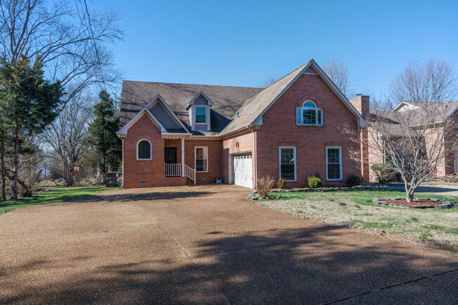 Primary Photo - 196 London Ln